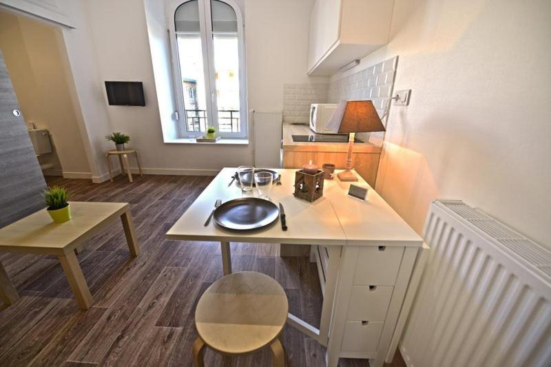 Appartment Les Suites Du Parc Безансон Номер фото